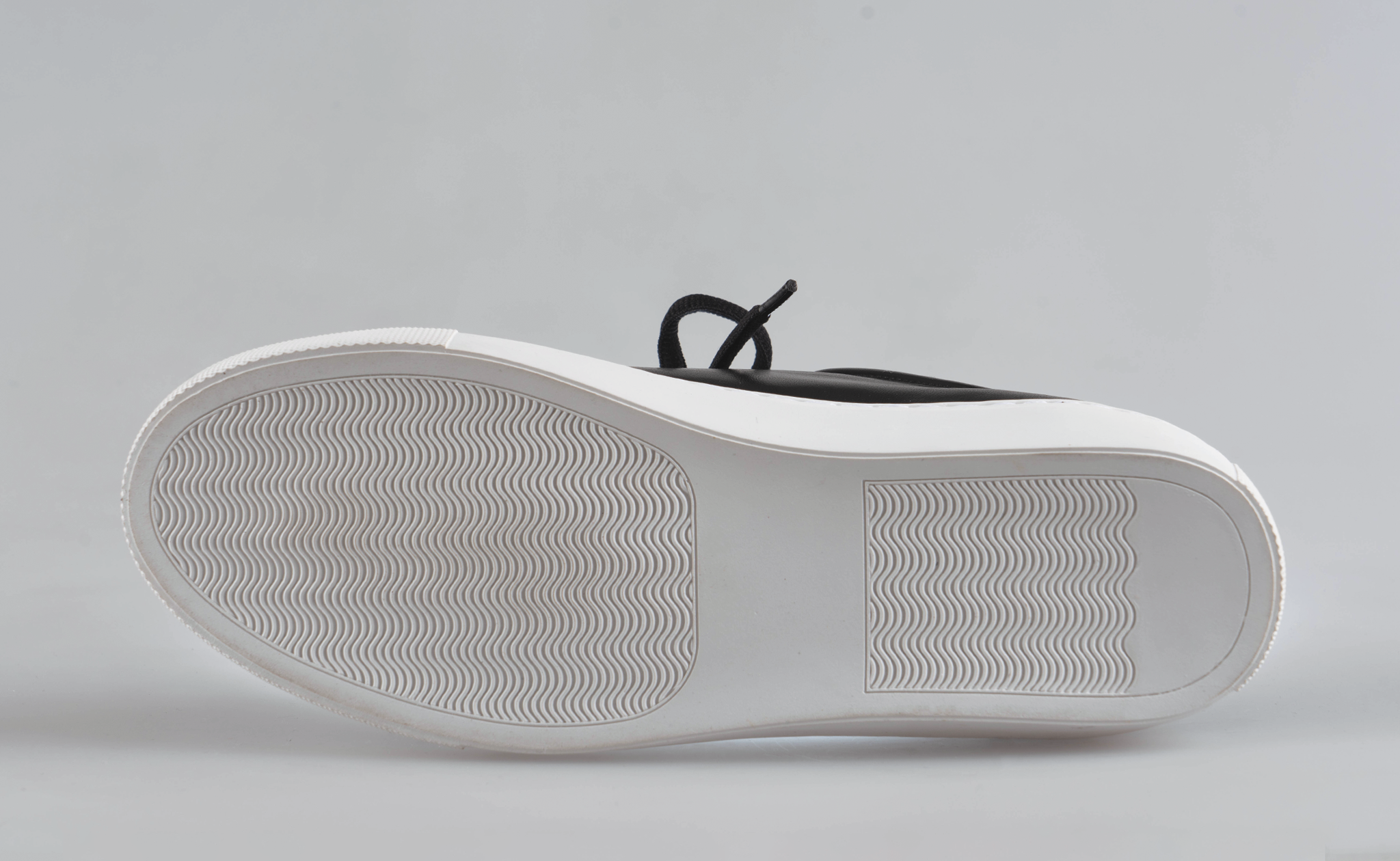 Women's Classic Sneaker W808 (BLK)