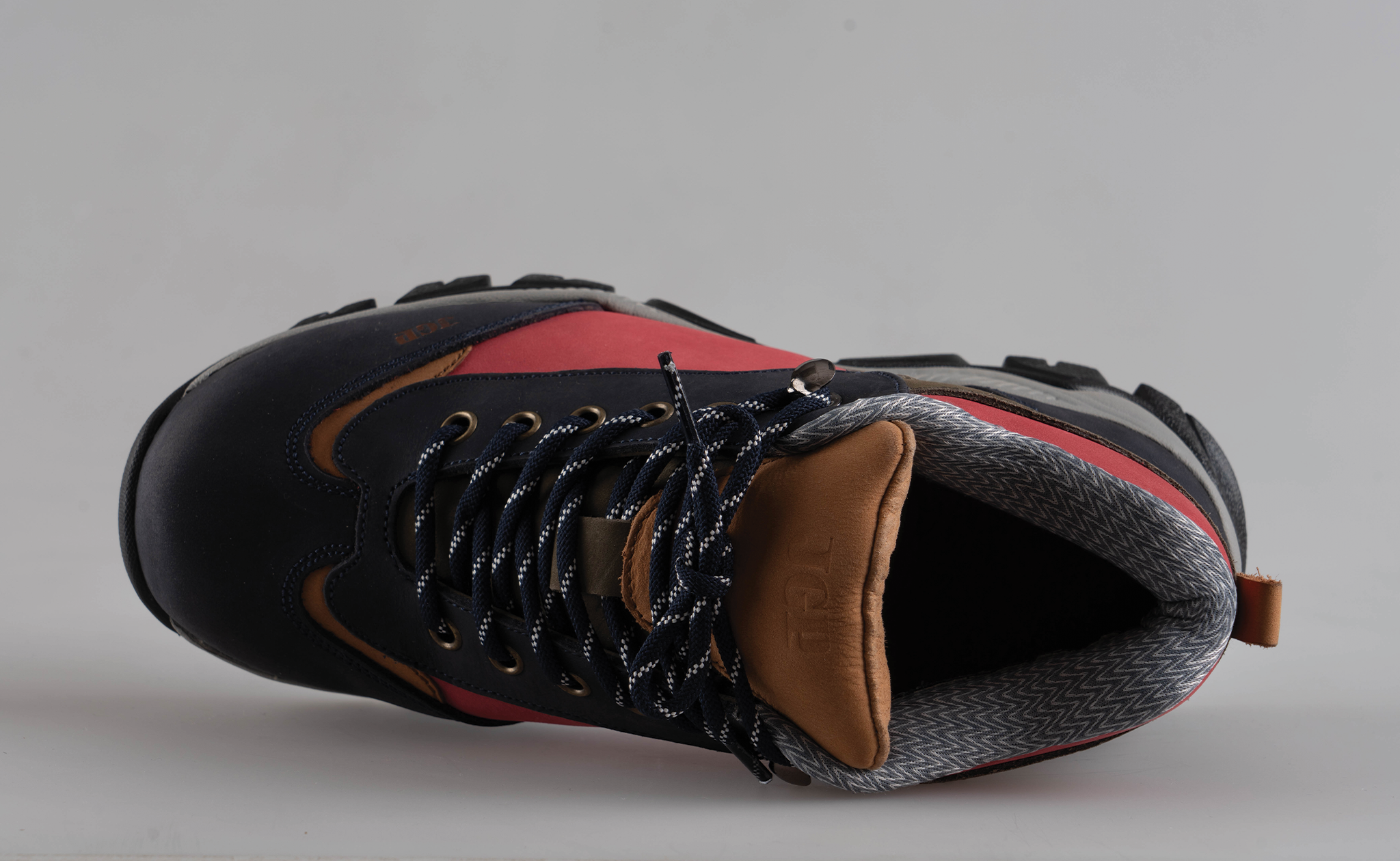 Women's Trekking W852