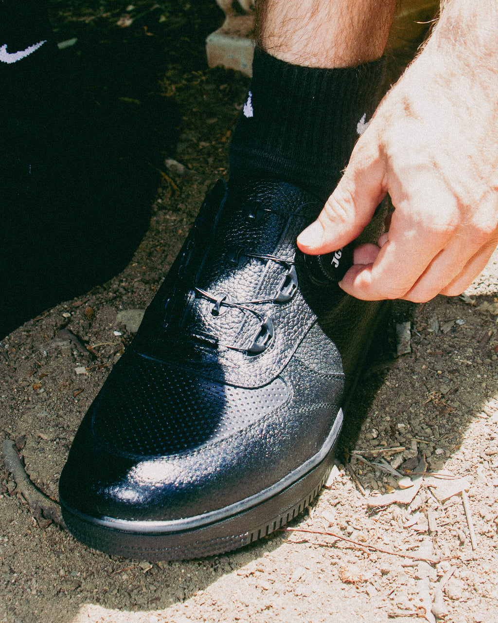 Men's No-Lace Sneaker M709 <BLACK><WHITE><BLK&WHT>